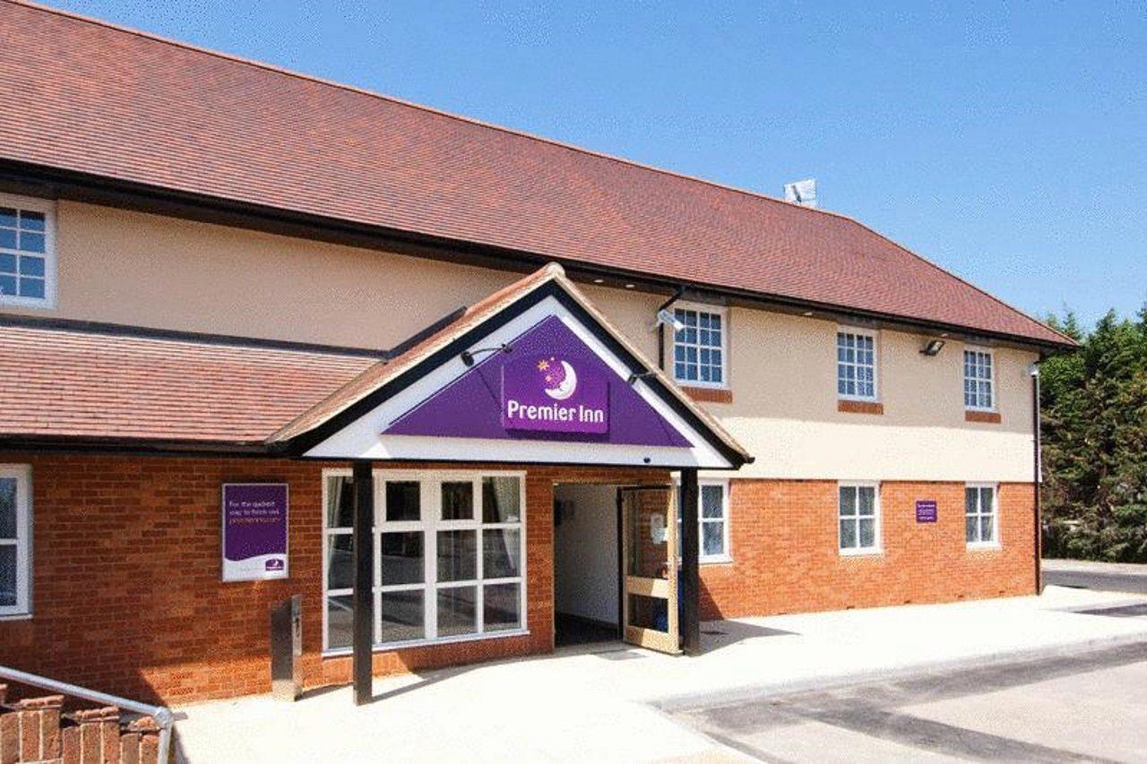 Premier Inn London Ройслип Екстериор снимка
