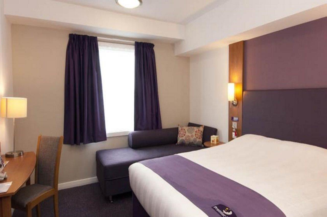 Premier Inn London Ройслип Екстериор снимка