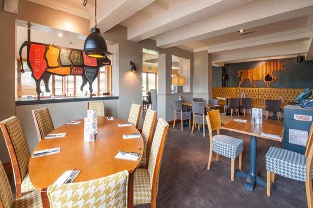 Premier Inn London Ройслип Екстериор снимка