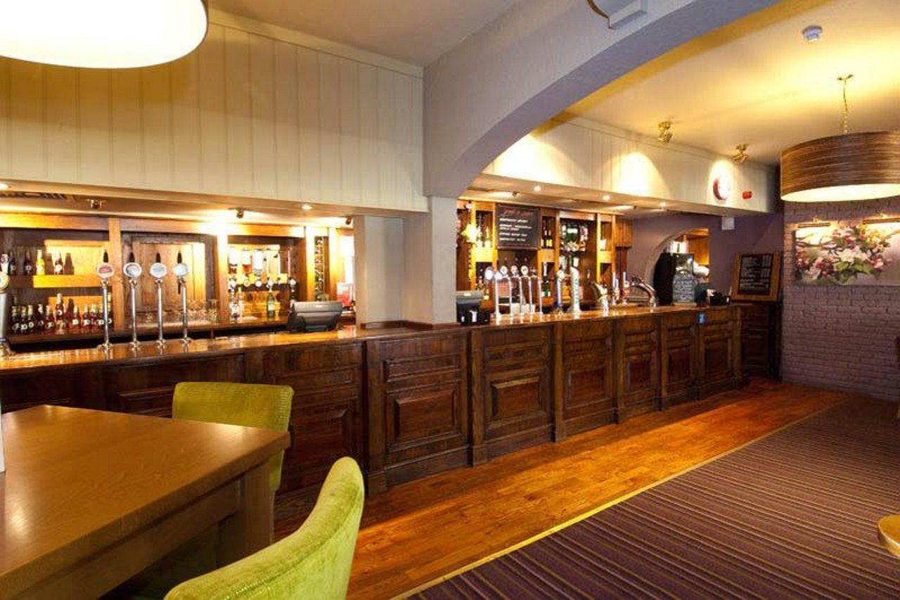 Premier Inn London Ройслип Екстериор снимка