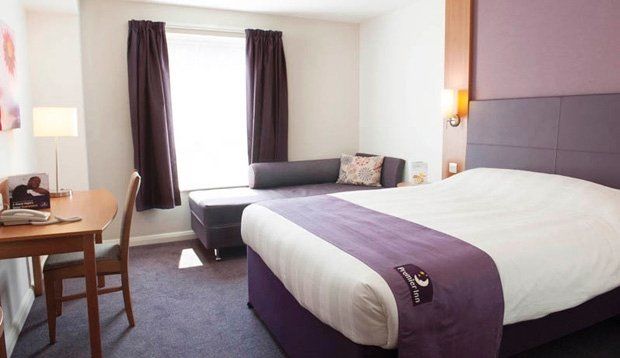 Premier Inn London Ройслип Екстериор снимка